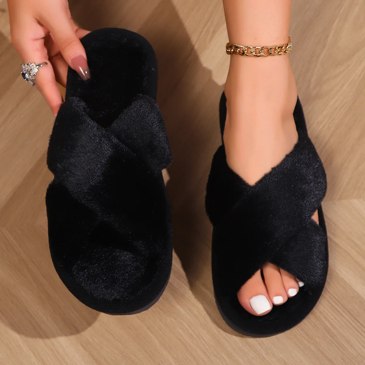 Chaussons “Nuage Douillet” – Croisés en Fourrure Ultra Confort
