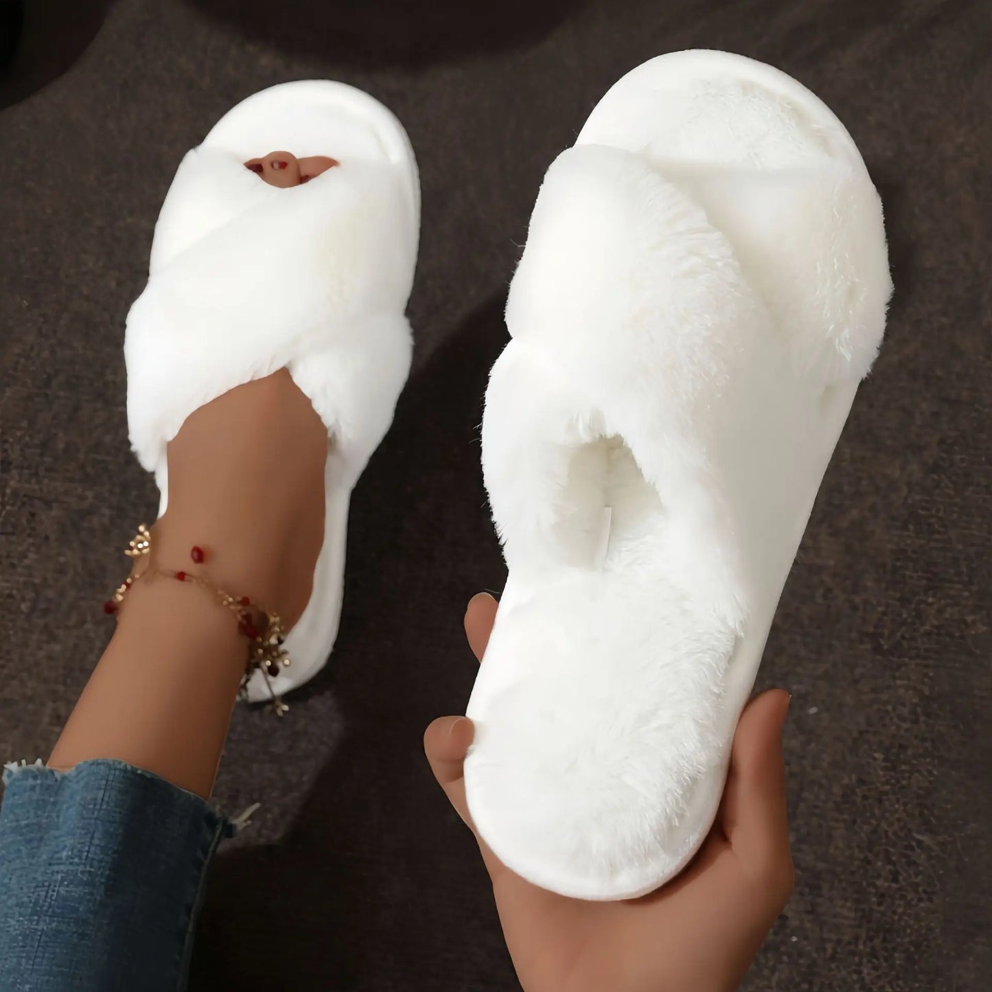 Chaussons “Nuage Douillet” – Croisés en Fourrure Ultra Confort